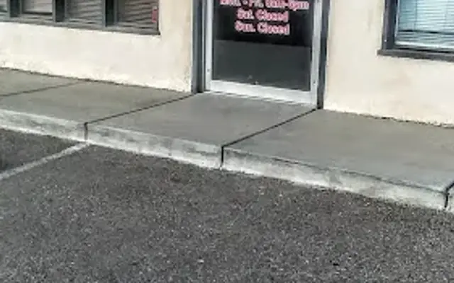 Whiskers Paws Hooves and Claws in Bakersfield, CA