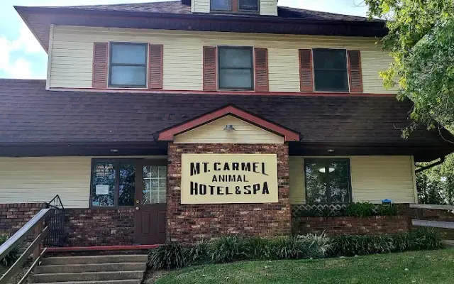Mt Carmel Animal Hotel & Spa in Mt Carmel, IL