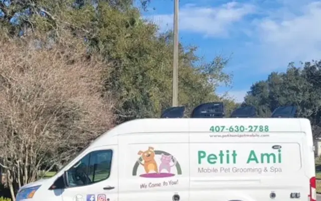 Petit Ami Pet Mobile in Clermont, FL