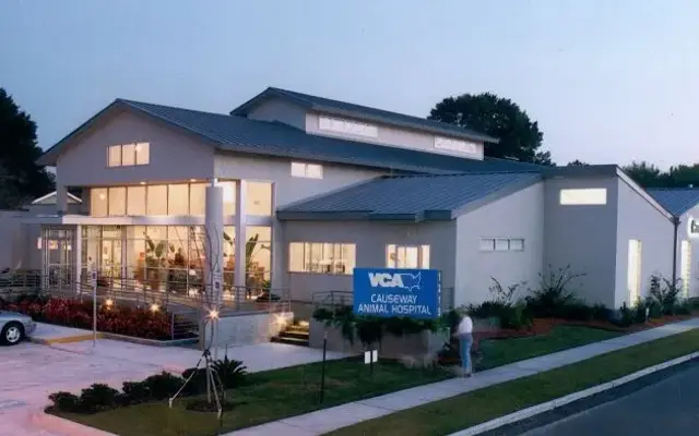 VCA Causeway Animal Hospital in Metairie, LA