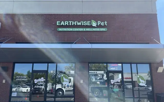 Earthwise Pet Canby Nutrition Center and Wellness Spa in Canby, OR