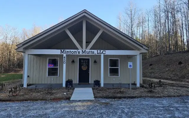 Minton's Mutts, LLC. in Woodruff, SC
