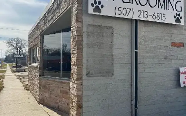Must Love Dogs in Albert Lea, MN