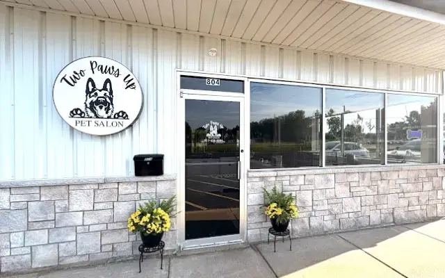 Two Paws Up Pet Salon LLC in Leslie, MI