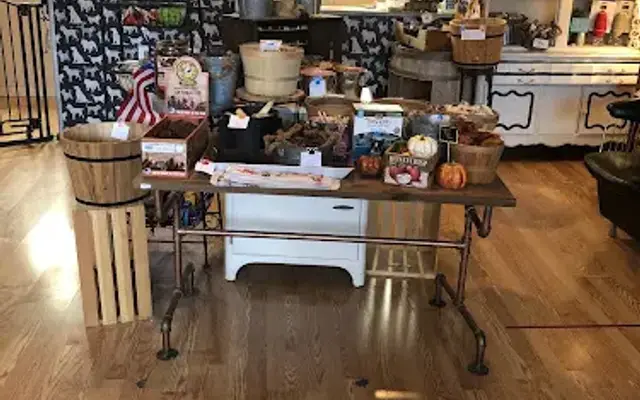 Grand Paws Pet Salon & Boutique in Ellwood City, PA
