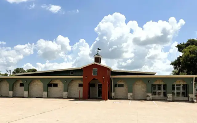 Risinger Veterinary Hospital in Terrell, TX