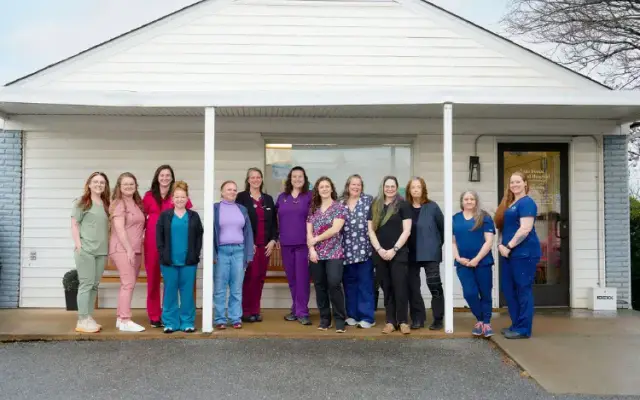 Lake Forest Animal Hospital in Forest, VA