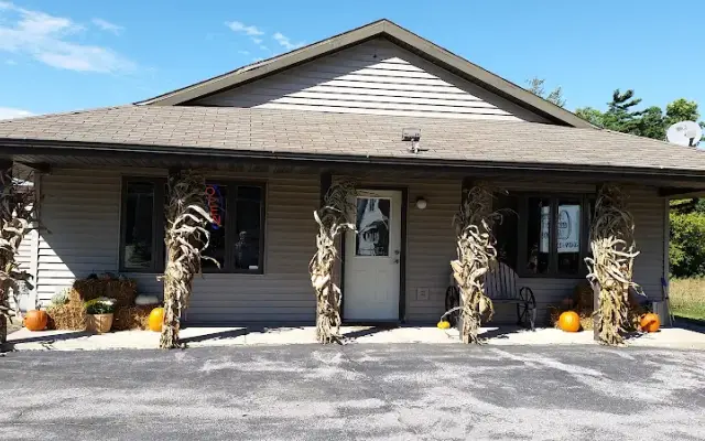 Country Canine Clips in Denmark, WI