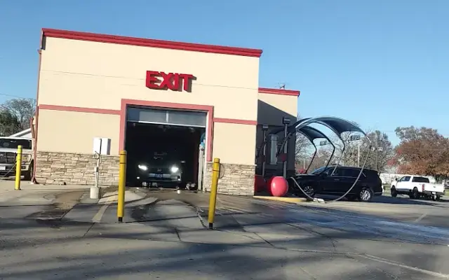 Mighty Max Express Car Wash & Dog Wash in Mattoon, IL