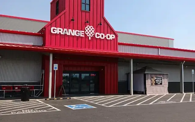Grange Co-op in White City, OR