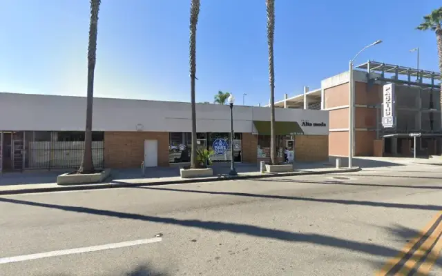 Paws & Claws Dog Grooming Salon in Oxnard, CA
