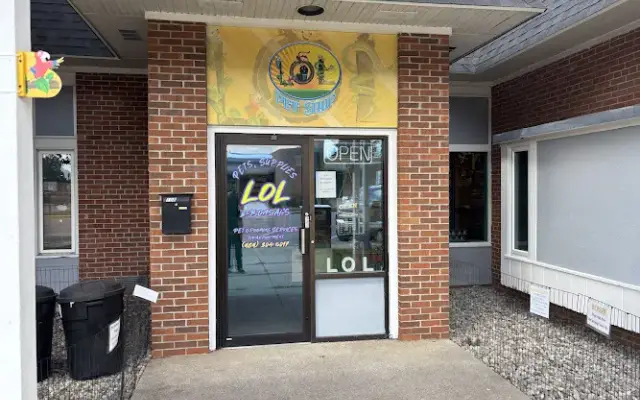 LOL Pet Shop LLC in St. Louis, MI