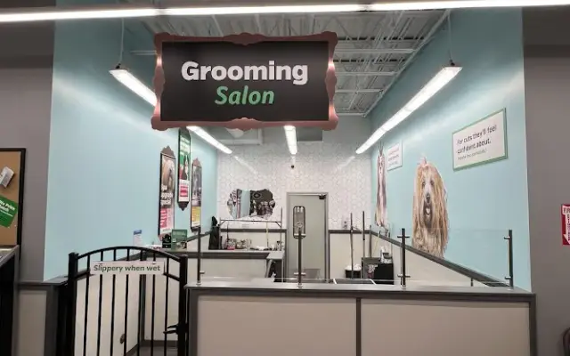 Pet Supplies Plus Blaine Grooming in Blaine, MN