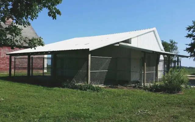 Happy Dog Country Clips and Kennels in Round Lake, MN