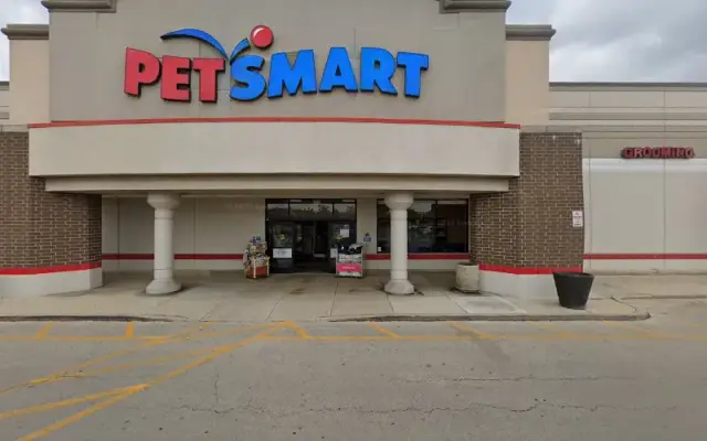 PetSmart Doggie Day Camp in Joliet, IL