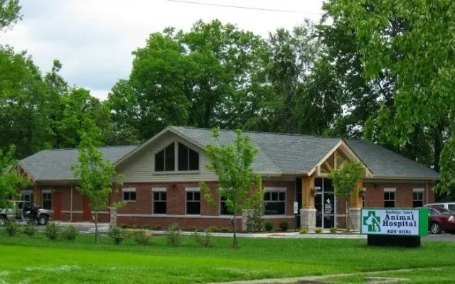 Barbour Lane Animal Hospital in Louisville, KY