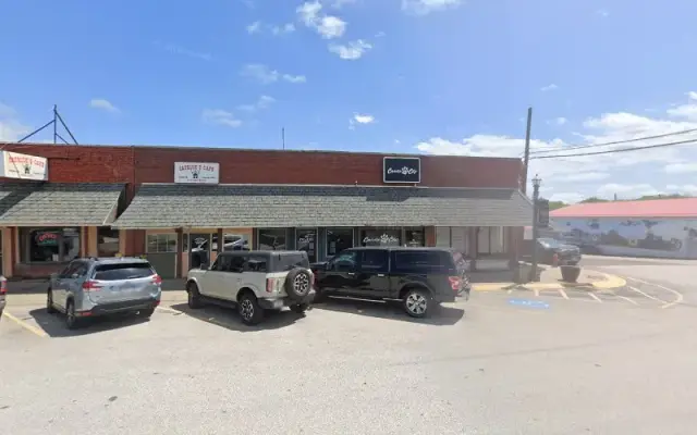 Cuddle n Clip in Lawson, MO
