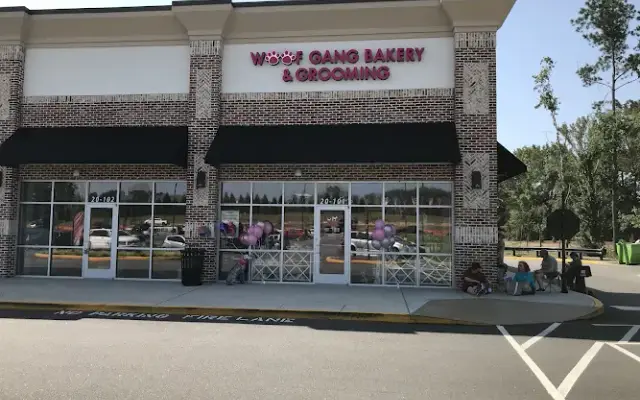 Woof Gang Bakery & Grooming Flowers Crossroads in Clayton, NC