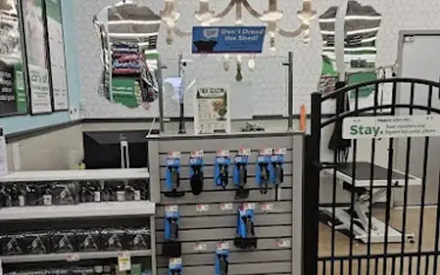 Pet Supplies Plus Manitowoc Grooming in Manitowoc, WI