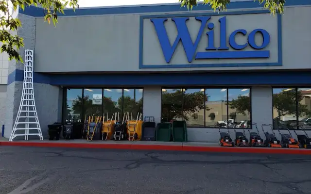 Wilco Farm Store in Lebanon, OR