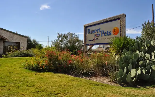 Resort For Pets at Eagle Mountain Lake in Fort Worth, TX