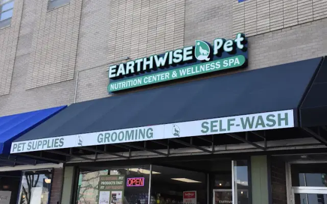 EarthWise Pet Supply & Grooming Newton in Newton, IA